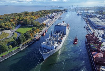 Okret-US-Navy-USNS-Robert-E.-Peary-w-Porcie-Gdańsk