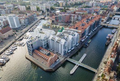 Gdańsk: Nabrzeże Hanzy na Wyspie Spichrzów 