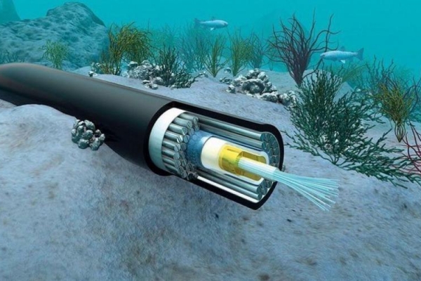 Badanie: rosnący poziom mórz zagraża podmorskim kablom internetowym