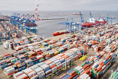 Maersk wstrzymuje przewozy kontenerów do i z Rosji, jej izolacja i sankcje mogą obniżyć...