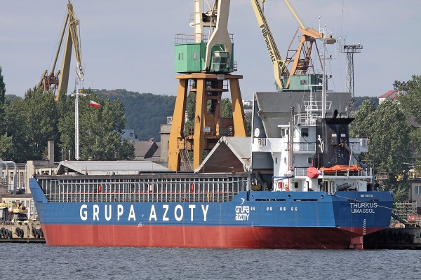 Statki Unibalticu z oznaczeniami Grupy Azoty na burtach