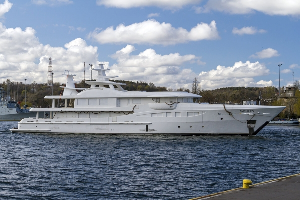 Częściowo wyposażony 55-metrowy jacht Damen Shipyards Gdynia dla Amels