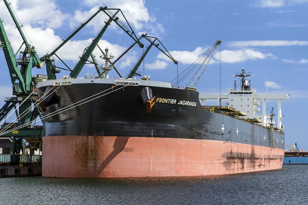 Nowy rekord wielkości statku z ładunkiem w porcie Gdynia należy do Frontier Jacaranda...