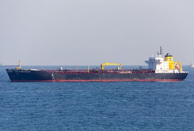 W Gdyni rekordowy rozładunek statku z saudyjskim olejem napędowym dla bazy PERN w Dębog...