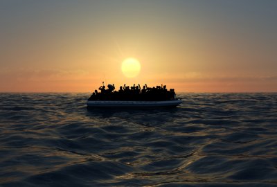 Włochy: Kolejny dzień rekordowego napływu migrantów. 50 łodzi w ciągu jednego dnia...