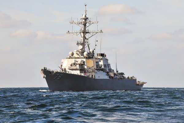 Amerykański niszczyciel USS Porter z jednodniową wizytą w gdyńskim porcie