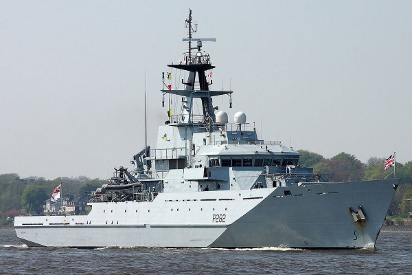 Dwa okręty patrolowe popłyną na Jersey w związku z groźbami Francji
