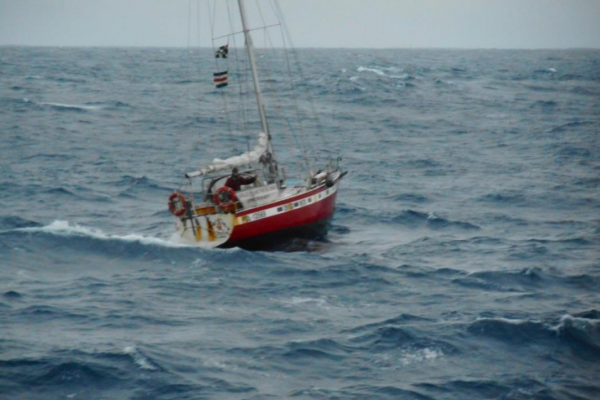 Raport dotyczący zatonięcia jachtu Regina R. Liczne 