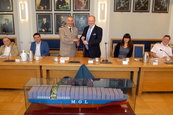 Model kontenerowca dla Akademii Morskiej w Gdyni