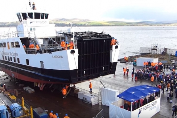 Zwodowano nowy prom dla CalMac Ferries [VIDEO]