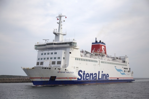 Statek do instalacji wiatrowych uderzył w prom Stena Nautica