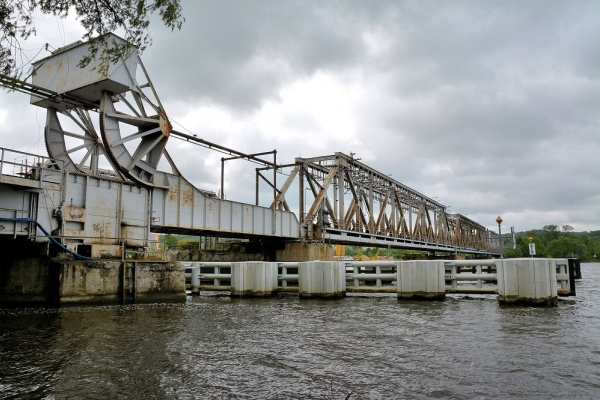 Zabytkowy most w Podjuchach ma kolejną dużą awarię