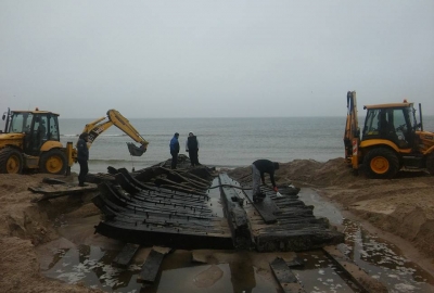 Rozpoczęła się akcja wydobycia XIX-wiecznego wraku łodzi w Międzywodziu
