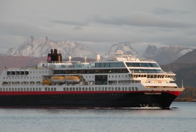 Poważne uszkodzenie promu należącego do Hurtigruten