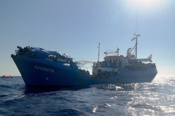 Statek Jugend Rettet zablokowany na Lampedusie z powodu kontroli