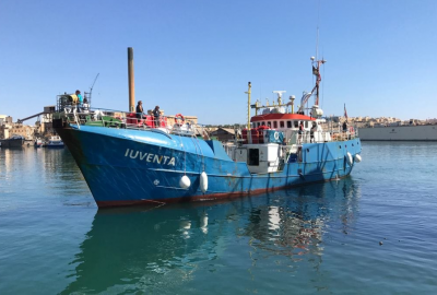 Włochy: Władze zajęły statek NGO ratujący migrantów