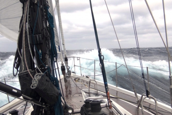 Katharsis II: Żeglując przez antarktyczne morza Łazariewa i Riiser Larsena