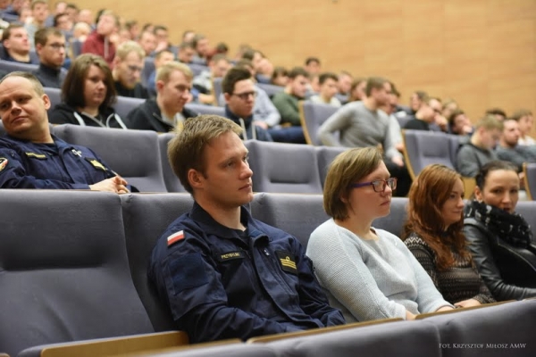 Gdynia: 8 mln zł z UE na dodatkowe zajęcia dla studentów Akademii Marynarki Wojennej