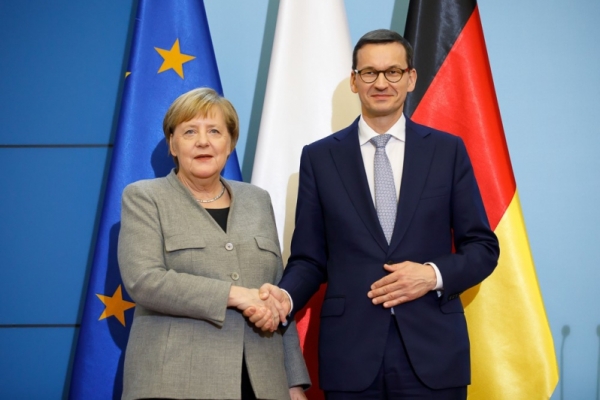 Merkel: chcemy, żeby Ukraina pozostała ważnym krajem tranzytowym dla rosyjskiego gazu...