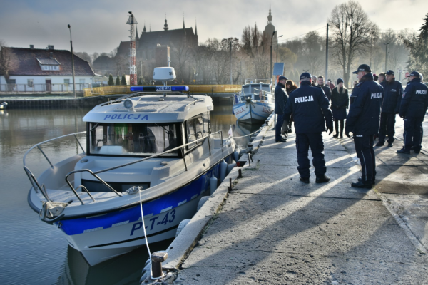 Nowa łódź dla policjantów z Zalewu Wiślanego