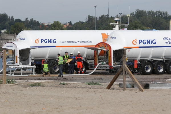 PGNiG: prawie tysiąc autocystern załadowano LNG w terminalu w Kłajpedzie
