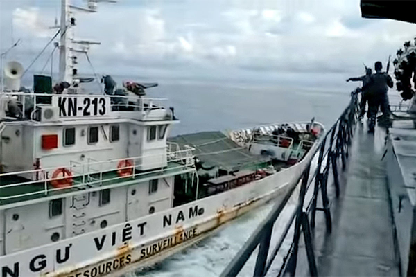 Wiralowe video z kolizji okrętów z Wietnamu i Indonezji