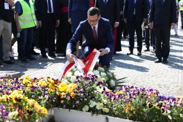 Premier złożył kwiaty pod Pomnikiem Poległych Stoczniowców w Gdańsku