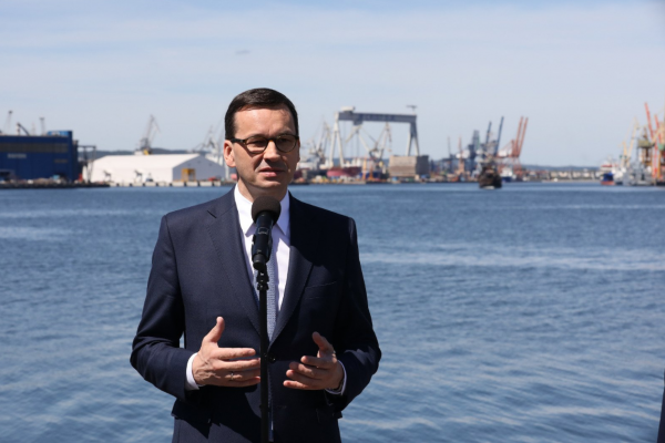 Morawiecki: nowa infrastruktura kolejowa uczyni z portów Trójmiasta hub numer jeden na ...