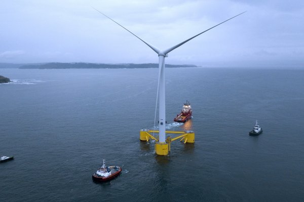 WindFloat Atlantic, czyli instalacja pierwszej pływającej farmy wiatrowej w Europie kon...