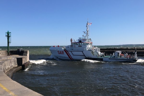 Akcja ratownicza na Bałtyku. Kuter z wędkarzami na pokładzie stracił napęd