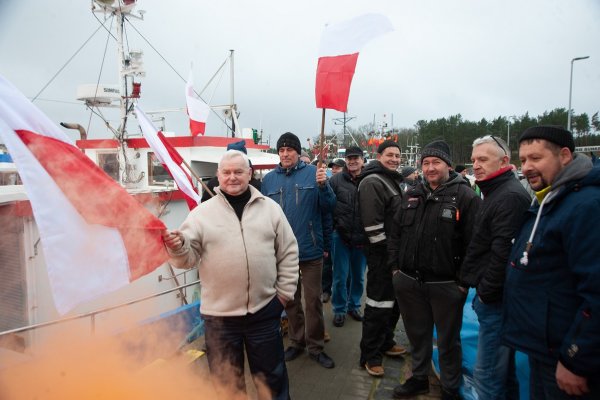 Dość czekania na pomoc. Rybacy morscy protestują i blokują porty