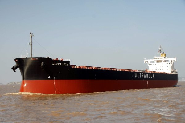 Chińskie stocznie walczą o kontrakty obniżając ceny na nowe statki