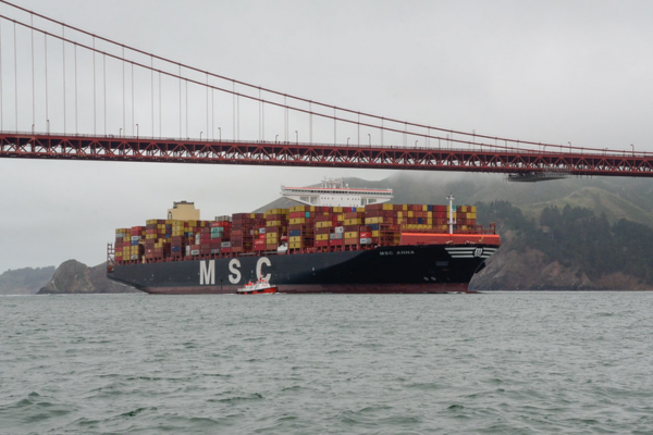 Port of Oakland: do portu wpłynął największy kontenerowiec w naszej historii