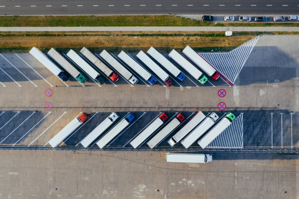 Dotkniętą kryzysem branżę transportową czeka kolejne wyzwanie