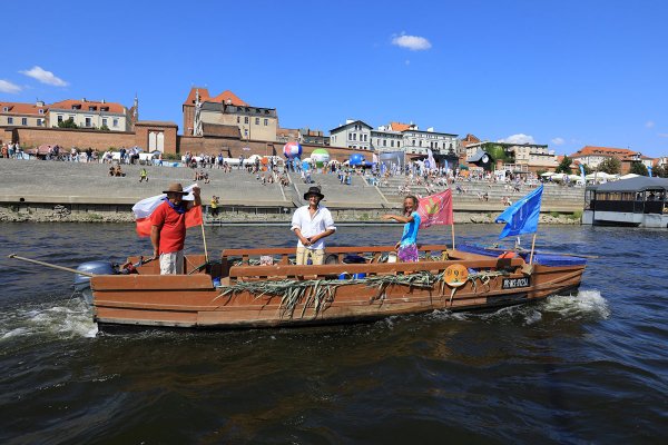 Toruń: Parada łodzi zakończyła w niedzielę Festiwal Wisły