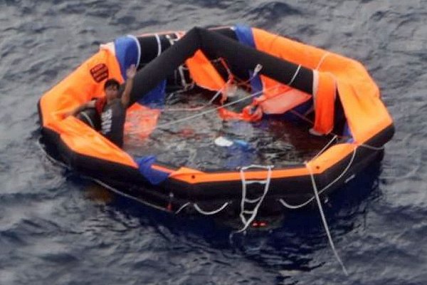 Japonia: Przerwano poszukiwania załogi statku, który zatonął podczas sztormu