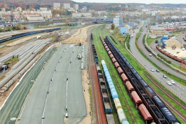Węzeł kolejowy Port Gdynia zmodernizowany już w ponad 30 procentach