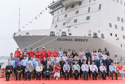 Mercy Ships z największym na świecie, cywilnym statkiem szpitalnym