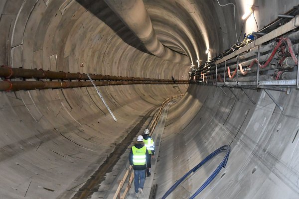 Budowa tunelu w Świnoujściu na półmetku