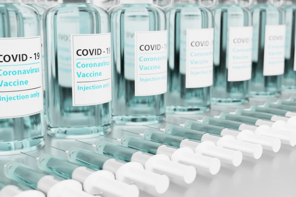 Firmy zainteresowane szybkim przeprowadzeniem szczepień przeciw Covid-19