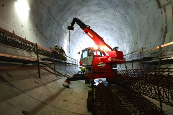 Świnoujście. Tak powstaje konstrukcja pod jezdnię w tunelu