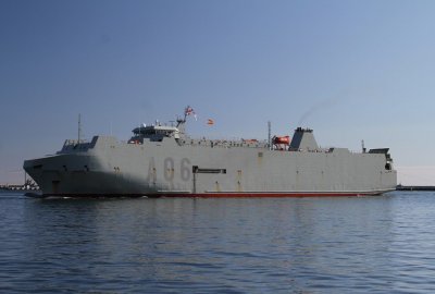 Hiszpański okręt ze sprzętem wojskowym dla Ukrainy dopłynął do Gdyni