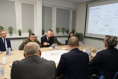 Szef BBN rozmawiał w PGZ Stoczni Wojennej o stanie przygotowań do realizacji programu M...