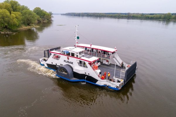 Prom Flisak gotowy do rejsów w nowym sezonie