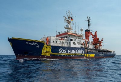 Ponad 560 migrantów na statkach stojących u brzegów Sycylii, rząd: trzeb...