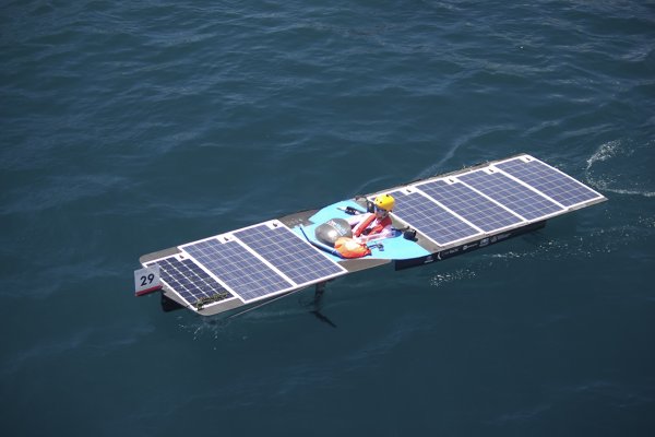 Innowacyjny wodolot KSTO Korab - łódź solarna, która lata