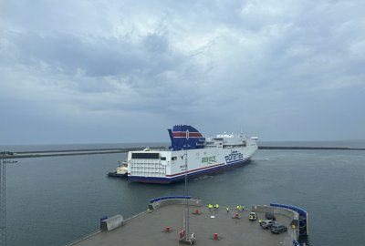 Varsovia, nowy prom PŻB wpłynął w poniedziałek rano do portu w Ystad...