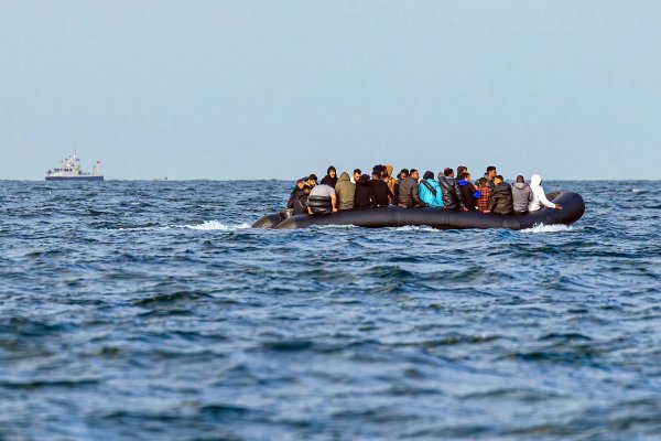 Znaleziono ciała trzech migrantów na plaży na północy Francji