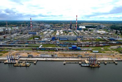 Gdańsk: W Morskim Terminalu Przeładunkowym zakończono montaż zautomatyzowanych ramion n...