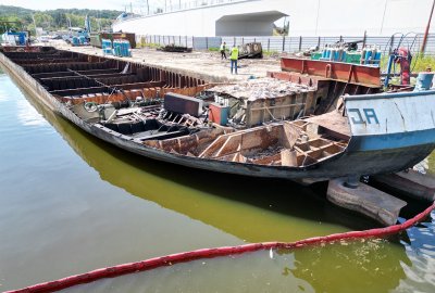 Nielegalny demontaż statku nad Odrą